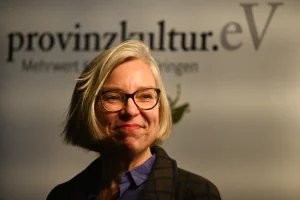 Danuta Schmidt im Gespräch mit Aron Boks über sein Buch "Nackt in die DDR"