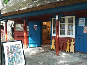Kleiner Museumsladen und Bücherpavillon